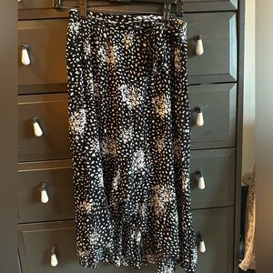 Knox Rose Black/white Floral Wrap Skirt | Size S